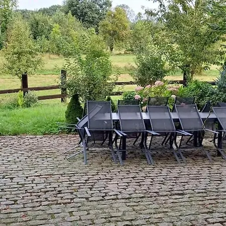 Spacious House In With Garden Casa vacanze Montignies-sur-Roc