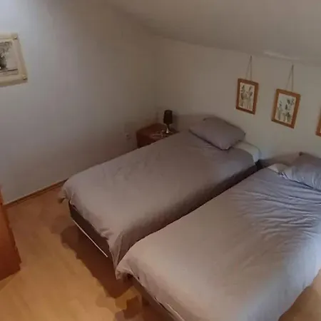 Spacious House In With Garden Casa vacanze Montignies-sur-Roc