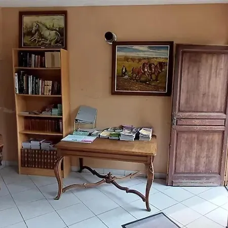 Spacious House In With Garden Casa vacanze Montignies-sur-Roc