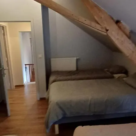 Casa vacanze Spacious House In With Garden Montignies-sur-Roc