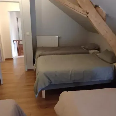 Casa vacanze Spacious House In With Garden Montignies-sur-Roc