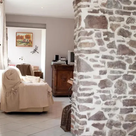 Spacious House In With Garden Casa vacanze Montignies-sur-Roc