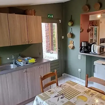 Spacious House In With Garden Casa vacanze Montignies-sur-Roc