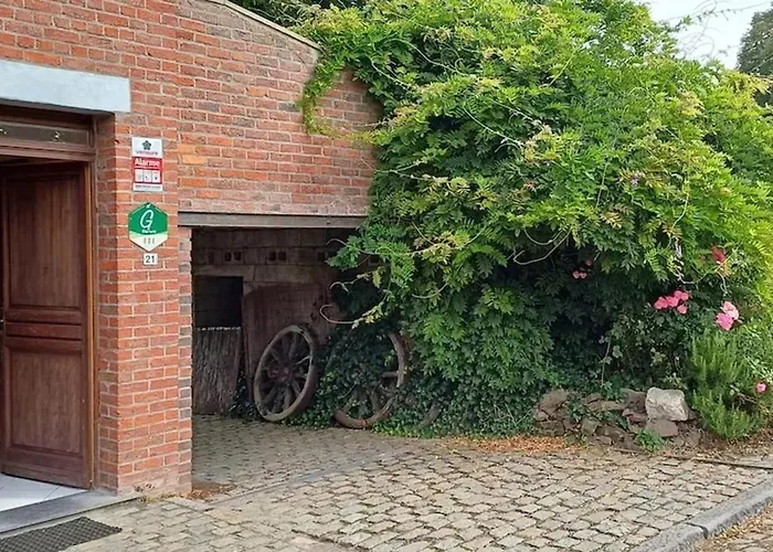 Spacious House In With Garden Montignies-sur-Roc