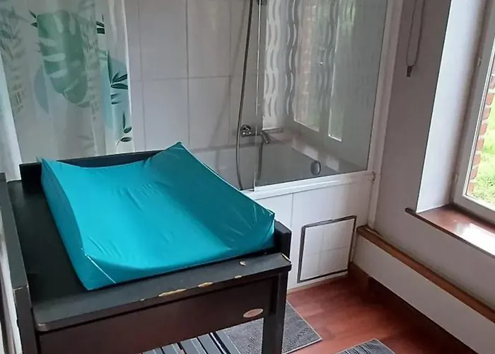 Spacious House In With Garden Holiday home *