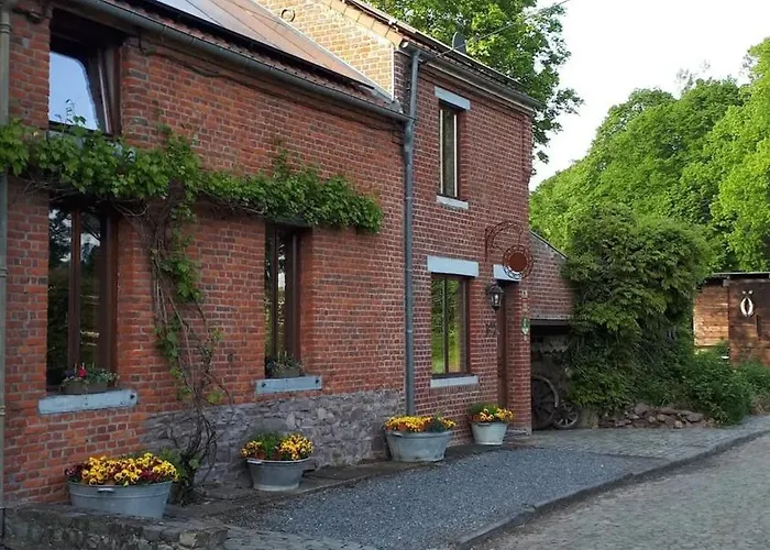 Spacious House In With Garden Holiday home *