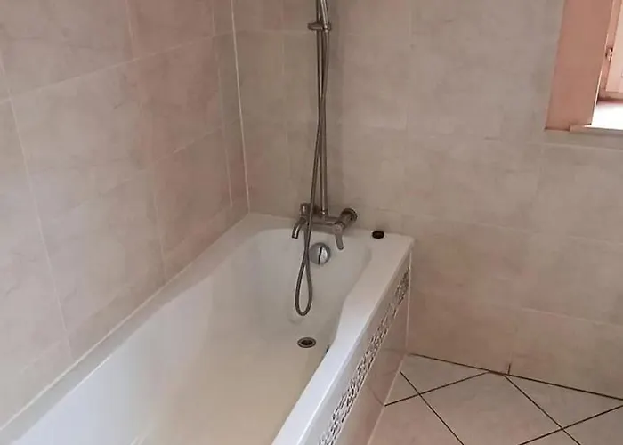 Spacious House In With Garden Montignies-sur-Roc