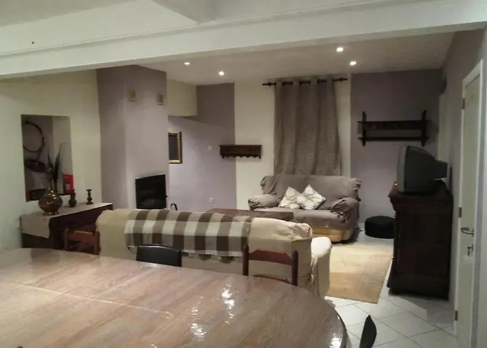 Holiday home Spacious House In With Garden Montignies-sur-Roc