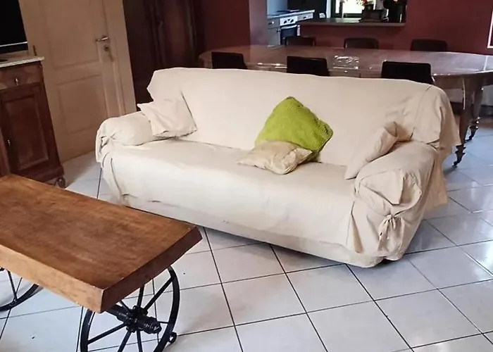 Holiday home Spacious House In With Garden